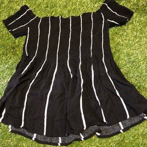 Kendall & Kylie off the shoulder flowy shirt